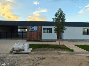 Casa de 5 ambientes, Maipú · Casa en Esquina con Jardín y Parrilla – Barrio Privado Vista Oliva, Maipú