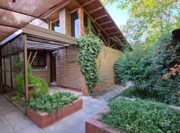 Casa de 6 ambientes, Luján de Cuyo · 4 Hab/2 Baños/piscina/jardin