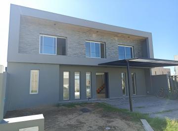 Casa de 5 ambientes, Córdoba · Venta Casa 3 Dorm. Manantiales 2