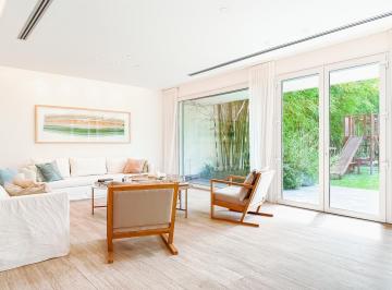 Casa · 421m² · 6 Ambientes · 2 Cocheras · Casa en Venta, 3 Plantas, Jardín, Pileta y Cochera, Acassuso