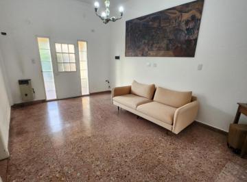 Casa · 85m² · 3 Ambientes · 1 Cochera · Casa 3 Amb con Amplio Patio, Parrilla y Cochera