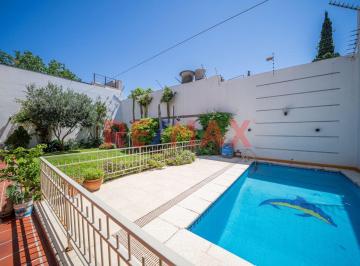 Casa · 576m² · 6 Ambientes · 2 Cocheras · Venta Casa 6 Amb con Jardin, Pileta y Quincho.