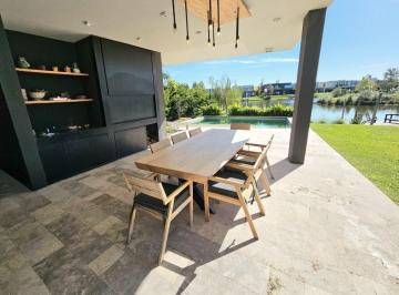Casa · 215m² · 6 Ambientes · 1 Cochera · Casa Chalet en Venta en El Cantón Islas, El Cantón, Escobar