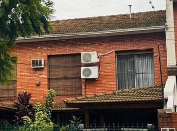 Casa · 109m² · 4 Ambientes · 1 Cochera · Venta Duplex 4 Amb C/cochera, Jardin y Galeria