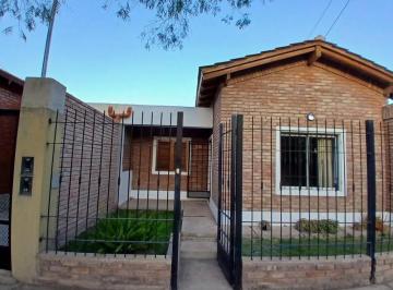 Casa · 240m² · 3 Dormitorios · Greenwood Inmobiliaria Alquila Casa en Lujan de Cuyo