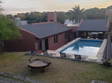 Casa · 240m² · 9 Ambientes · 1 Cochera · Venta Casa La Serena