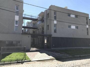 Departamento · 42m² · 2 Ambientes · 1 Cochera · Departamento en Alquiler en Banfield, Lomas de Zamora, G. B. a. Zona Sur