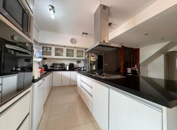 Casa · 420m² · 6 Ambientes · 3 Cocheras · Casa en Santos Lugares