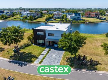 Casa · 342m² · 6 Ambientes · Casa a La Laguna en Alquiler en Vistas, Puertos