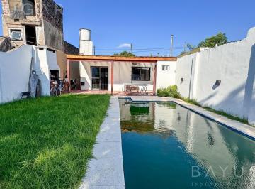 Casa · 50m² · 3 Ambientes · 2 Cocheras · Venta - Apto Crédito - Casa en El Pilar Centro - G. B. a. Zona Norte