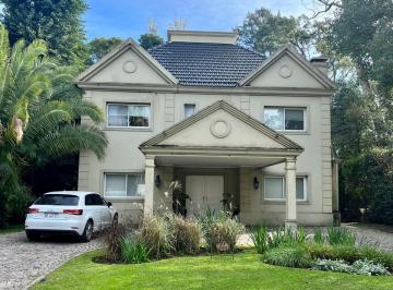 Casa de 7 ambientes, Berazategui · Venta Casa Fincas de Iraola