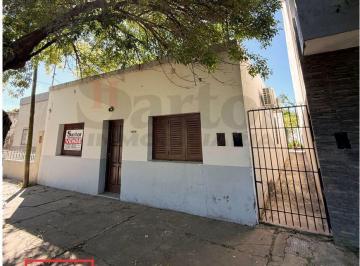 Casa · 235m² · 4 Ambientes · Casa a Reciclar Dentro Los 4bv