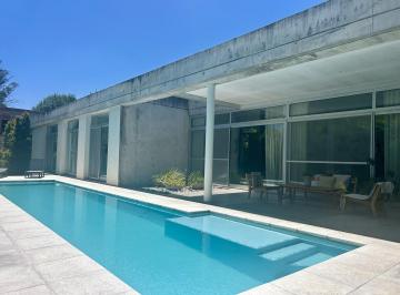 Casa · 160m² · 5 Ambientes · 2 Cocheras · Moderna Casa de Hormigon en Country Club Los Cardales