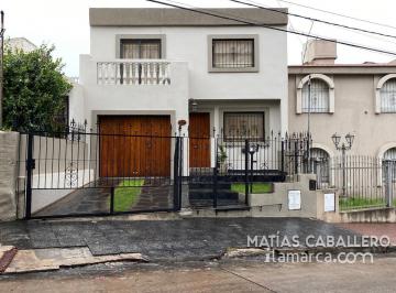 Casa · 130m² · 4 Dormitorios · 1 Cochera · Duplex a La Venta de 4 Dorm. en Zona Norte de Córdoba Cerca de Plazas