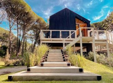 Casa · 320m² · 5 Ambientes · 4 Cocheras · Venta Casa a Estrenar en Carilo Triangulo