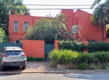 Casa · 890m² · 4 Dormitorios · 1 Cochera · Casa en Venta en Lomas de San Isidro, La Horqueta