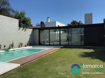 Casa · 190m² · 3 Dormitorios · 5 Cocheras · Máximo Confort en Bajo Palermo con Pile Climatizada y Desborde
