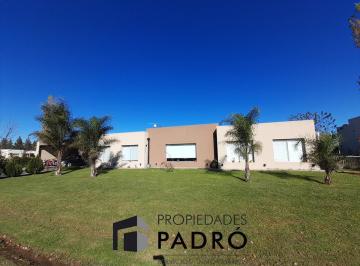 Casa · 187m² · 6 Ambientes · 2 Cocheras · Casa en Venta. Pileta. 4 Dorm.. Barrio Santa Irene, Comarcas de Lujan. Zona Oeste.