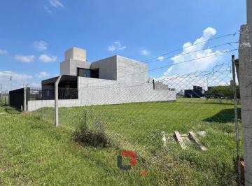 Terreno · 323m² · Lote en Colinas de Manantiales (Frente a Abras)