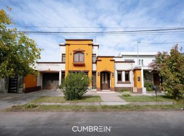 Casa · 321m² · 5 Ambientes · 2 Cocheras · Casa en B° Olivos del Fundador