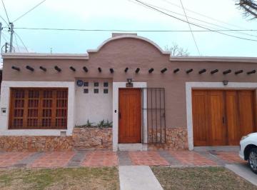 Casa · 100m² · 3 Ambientes · 1 Cochera · Casa Barrio Jardin Trapiche