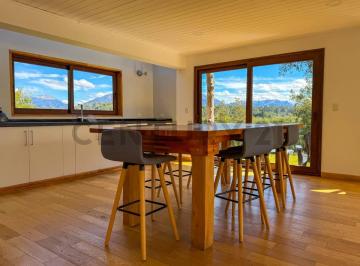 Casa · 143m² · 3 Ambientes · 1 Cochera · Casa Venta Villa La Angostura