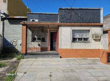 Casa · 480m² · 4 Ambientes · 2 Cocheras · Venta Boulogne Casa 480 m Cubiertos en Una Planta con Gran Deposito a Refaccionar