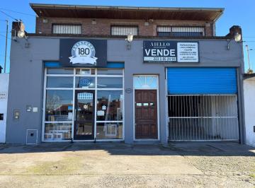 Local comercial · 577ha · 4 Ambientes · 4 Cocheras · Local, Galpón y Vivienda de 4 Amb con Balcon Terraza. Propiedad en Block