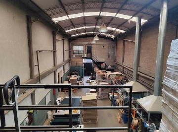Bodega-Galpón · 800m² · Galpon con Departamento Venta en Valentin Alsina