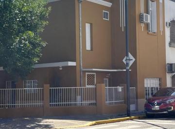 Casa · 130m² · 4 Ambientes · 1 Cochera · Alquiler! Casa 5 Ambientes - Liniers