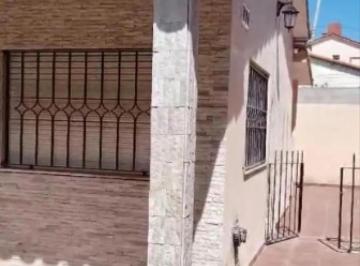 Casa · 70m² · 3 Ambientes · 2 Cocheras · Casa en Venta - 2 Dorm. 1 Baño - Cochera - 200 m² - Santa Teresita