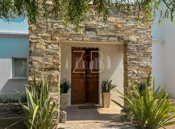 Casa de 4 ambientes, Esteban Echeverría · Casa en El Centauro