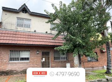 Casa · 137m² · 5 Ambientes · Chalet 4 Dorm. Venta - Villa Martelli