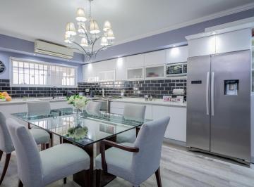 Casa · 200m² · 5 Ambientes · 2 Cocheras · Venta Casa Triplex 5 Ambientes con Parrilla - Olivos, Vicente Lopez