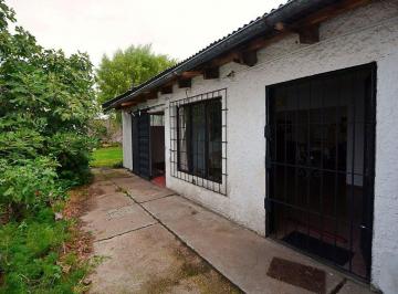 Casa · 136m² · 4 Ambientes · 1 Cochera · Venta Casa 3 Dorm., Fondo, Garaje Las Piedras