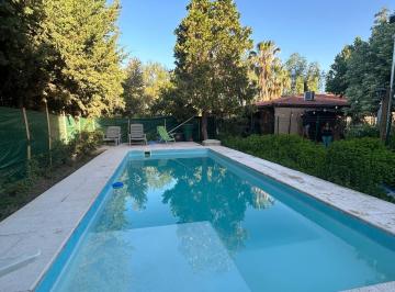 Casa · 202m² · 6 Ambientes · 2 Cocheras · Casa en Venta Alta Mendoza Capital