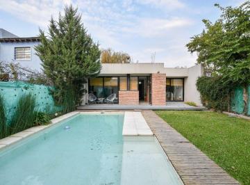 Casa · 116m² · 3 Ambientes · 2 Cocheras · Casa un Dormitorio en Venta Villa Elisa con Pileta