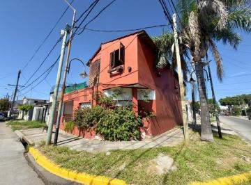 Casa · 170m² · 6 Ambientes · 1 Cochera · Casa con 4 Dorm. en Venta en Virreyes