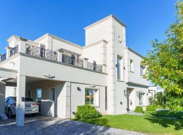 Casa · 222m² · 5 Ambientes · 4 Cocheras · Casa Haras Santa Maria Oportunidad Impecable