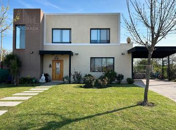 Casa · 178m² · 4 Ambientes · 3 Cocheras · Casa en Venta 4 Ambientes San Eduardo Pilar del Este con Pileta con Financiacion Propia