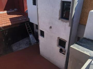 PH de 4 ambientes, Coghlan · PH Al Contra Frente con Patio y Terraza Reciclado a Nuevo