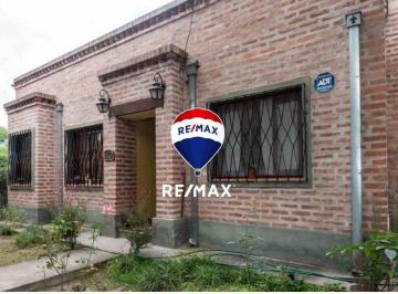 Casa · 338m² · 3 Ambientes · Casa 2 Dorm. Venta C/galpon y Departamento