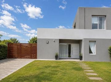 Casa · 86m² · 3 Ambientes · 1 Cochera · Casa en Venta en Casas de Santa Guadalupe, Pilar del Este, Pilar