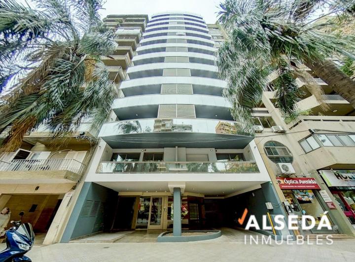 Desarrollo vertical · Av Pellegrini Al 800 - Edificio Paraíso Pellegrini