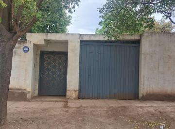 Casa · 200m² · 5 Ambientes · 2 Cocheras · Casa Esquina 2 Dorm., Muy Amplia con Lindo Patio - Rivera Indarte