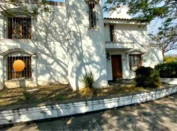 Casa de 8 ambientes, Córdoba · Vendo L San Martin 2 Plantas Esquina Impecable 4 Dor Piscina