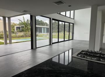 Casa · 280m² · 5 Ambientes · 6 Cocheras · Casa Full Premium 5 Amb Piscina Detalles de Categ Canning Ch