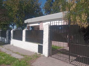 Casa · 70m² · 3 Ambientes · 2 Cocheras · Casa en Alquiler en Moreno