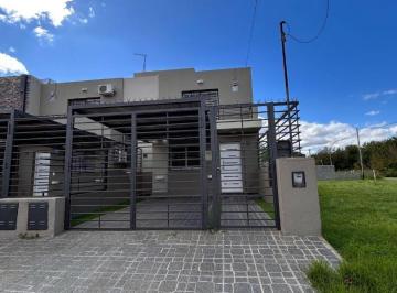 Casa · 150m² · 4 Ambientes · 1 Cochera · Duplex en Venta, Barrio Nuevo Urca