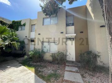 Casa · 87m² · 3 Ambientes · 1 Cochera · Venta Duplex 3 Ambientes Ituzaingo Norte Condominio